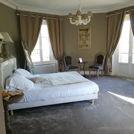 Chateau Les 4 Saisons 3*