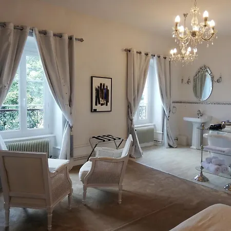 Chateau Les 4 Saisons Frühstückspension Saint-Cirgues-sur-Couze