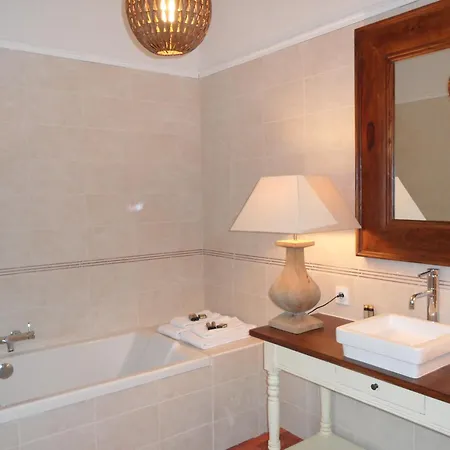 Chateau Les 4 Saisons