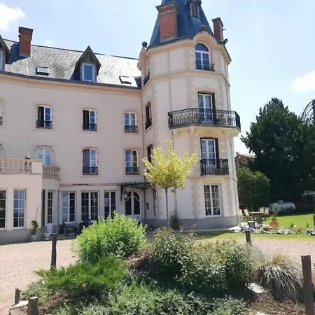 Chateau Les 4 Saisons 3* Saint-Cirgues-sur-Couze
