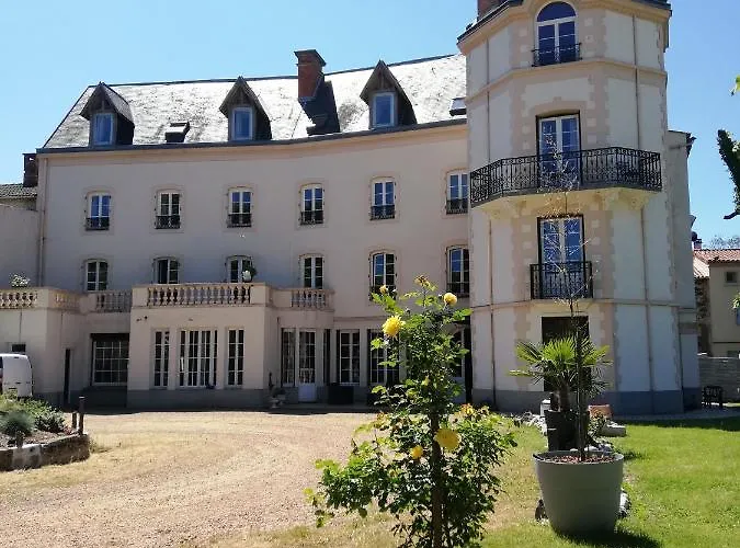 Chateau Les 4 Saisons 3*