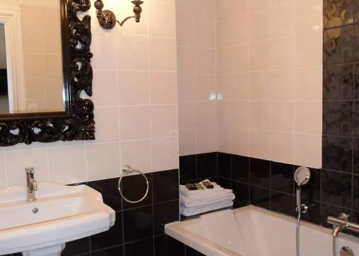 Chateau Les 4 Saisons 3*