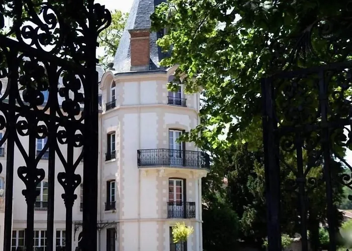 Chateau Les 4 Saisons Oda ve Kahvaltı Saint-Cirgues-sur-Couze