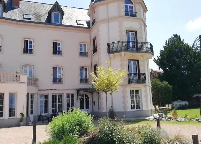 Chateau Les 4 Saisons 3* Saint-Cirgues-sur-Couze